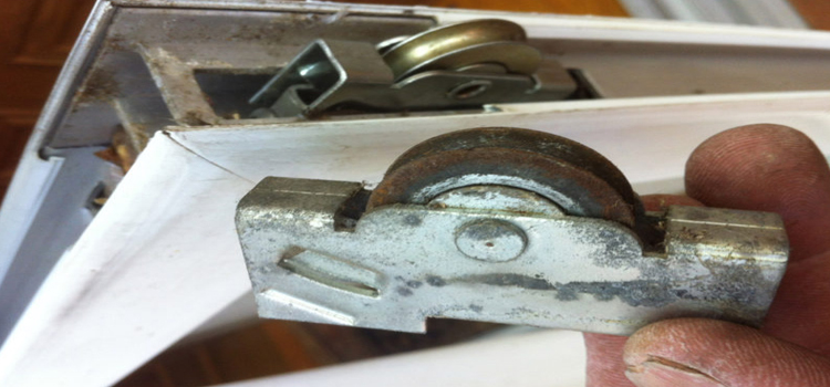screen door roller repair in Susanville
